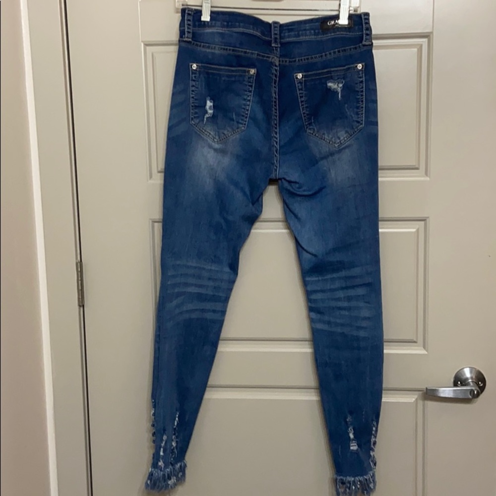 Distressed jeans - Picture 2 of 5